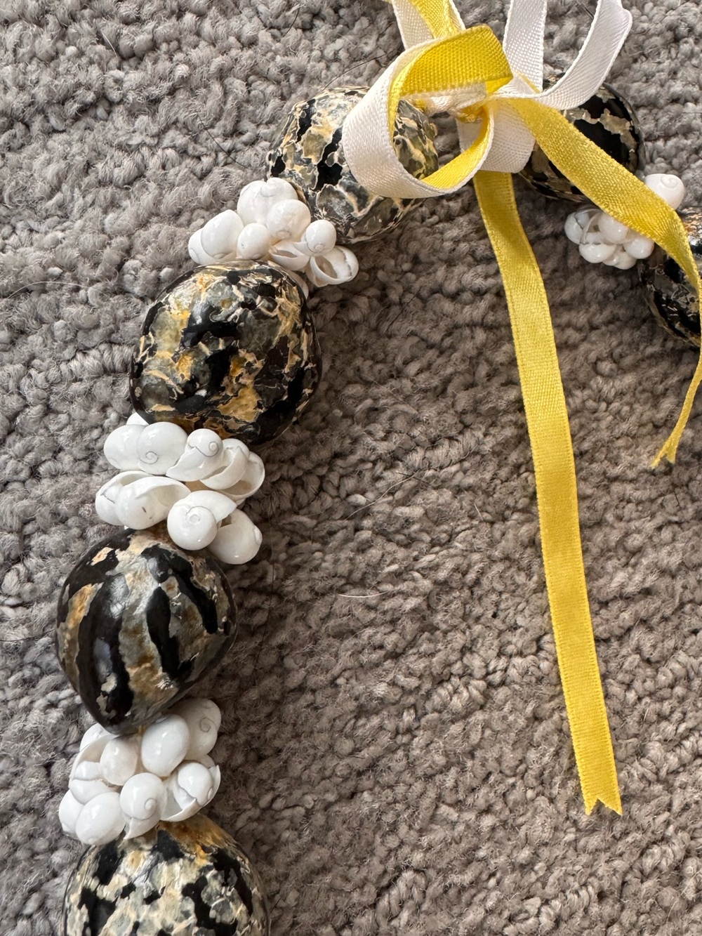 Genuine Hawaiian Kukui Nut & White Shell Lei Necklace Black Gold Yellow Ribbon - Picture 3 of 3